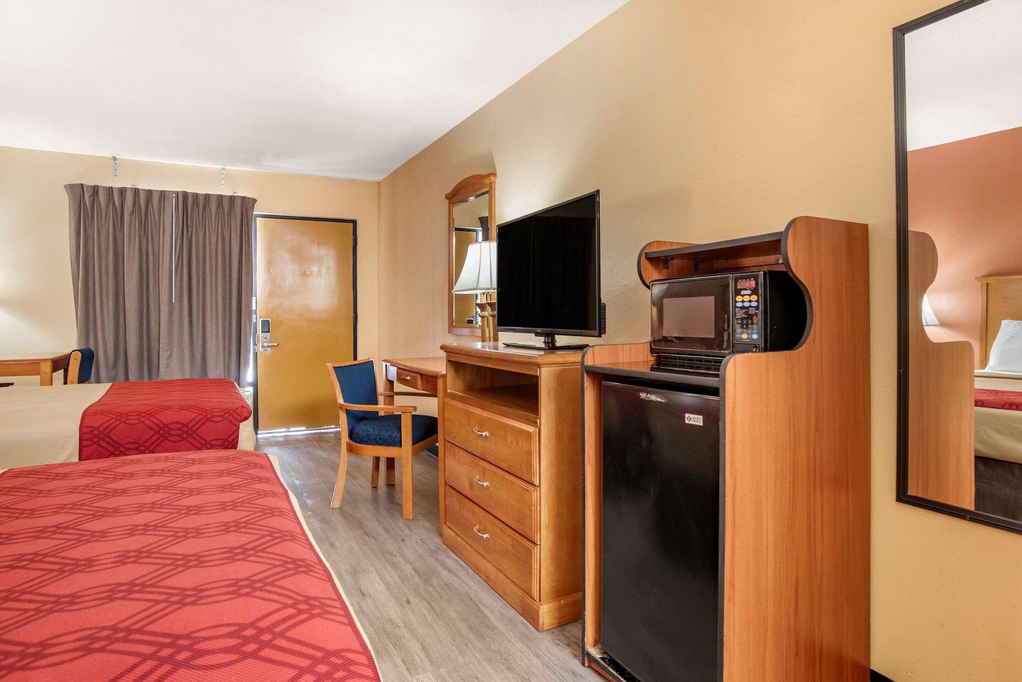 Econo Lodge Inn & Suites Evergreen Ngoại thất bức ảnh