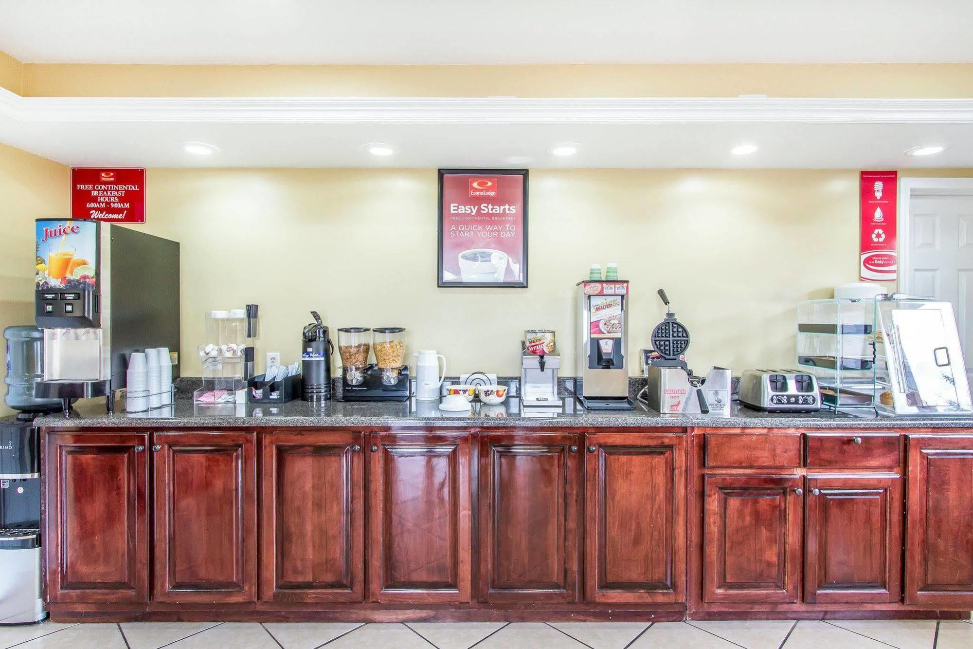 Econo Lodge Inn & Suites Evergreen Ngoại thất bức ảnh
