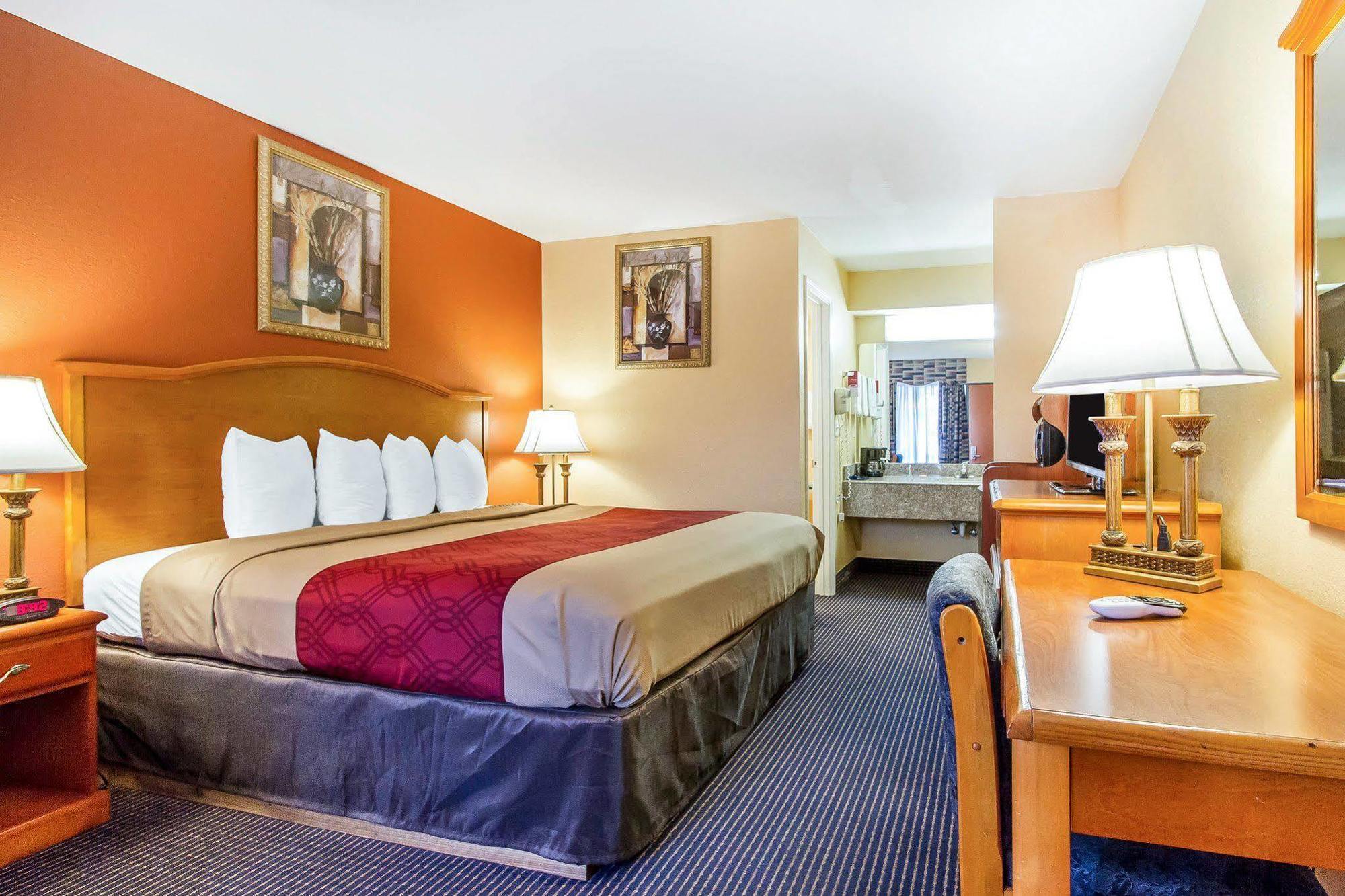 Econo Lodge Inn & Suites Evergreen Ngoại thất bức ảnh