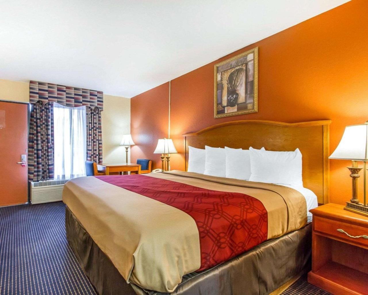 Econo Lodge Inn & Suites Evergreen Ngoại thất bức ảnh